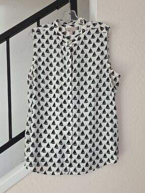 Banana Republic Black & White Sleeveless Sailboat Print Blouse